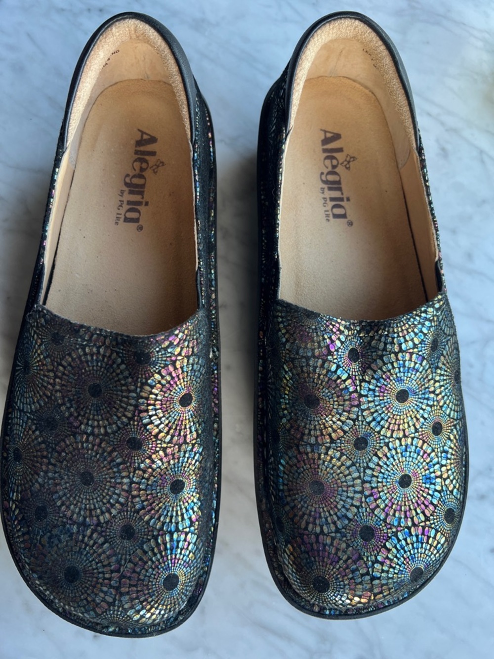 Alegria Keli professional slip-on clogs in the Minnow Rainbow sz 9 New Unworn